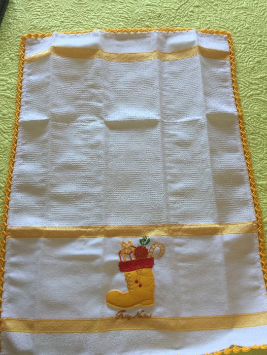 Pano bordado Bota Natal