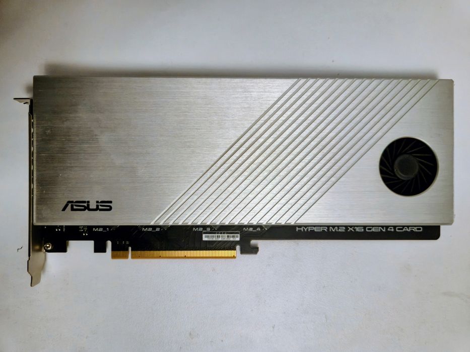 Asus Karta Hyper M.2x16 4 generacji (PCle 4.0/3.0)