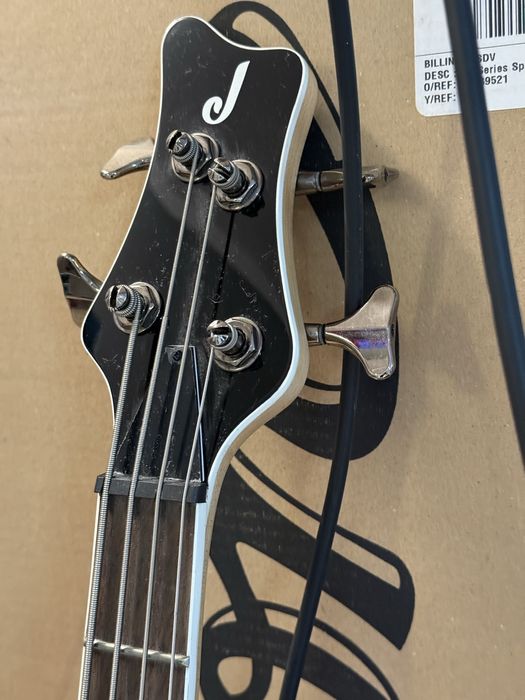 Gitara basowa JACKSON JS3 Spectra plus wzmacniacz NUX Mighty Bass 50BT