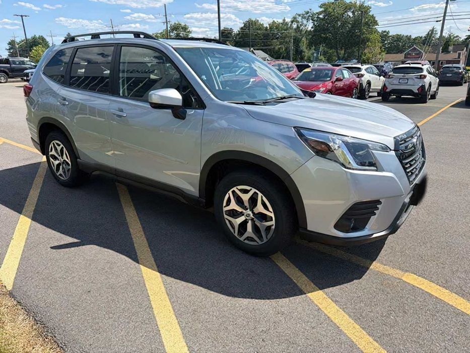 Subaru Forester      2023
