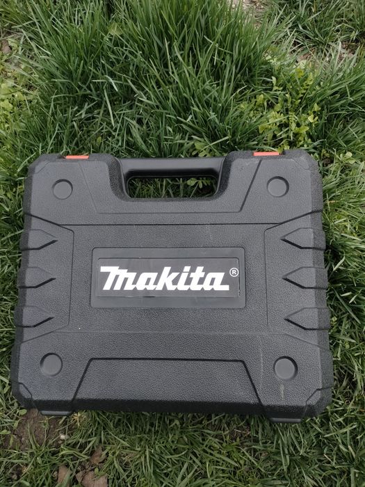 Дриль шурупокрут Makita 24v з інструментами