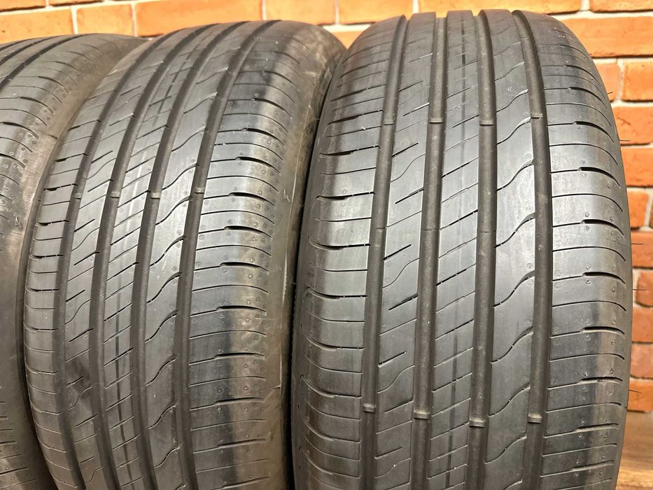 Goodyear EfficientGrip Performance 2 215/55R17 2023