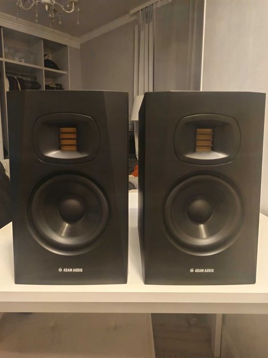 Okazja! Jak nowe monitory studyjne Adam Audio T5V