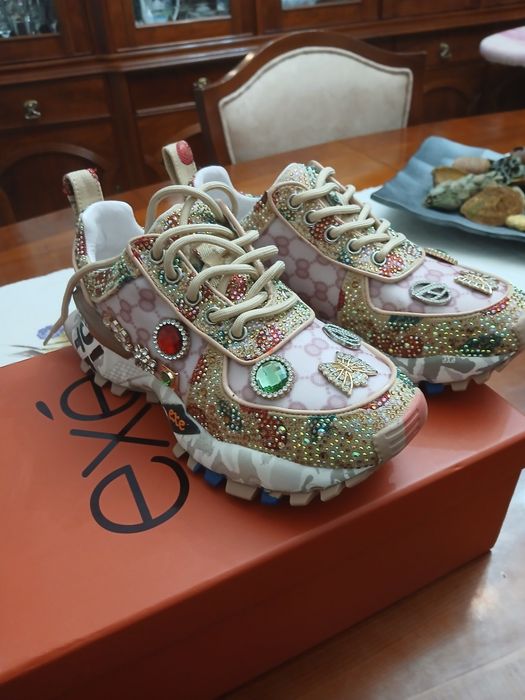 Tenis  Novos marca EXÉ