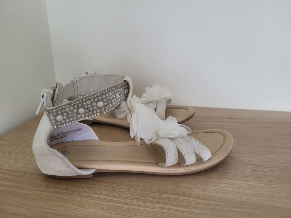 Sandałki eleganckie białe rozm. 33