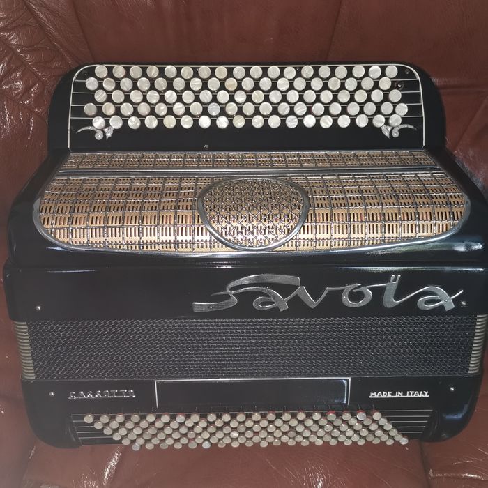 Acordeon Savoia, 120 baixos, cassoto em bom estado geral