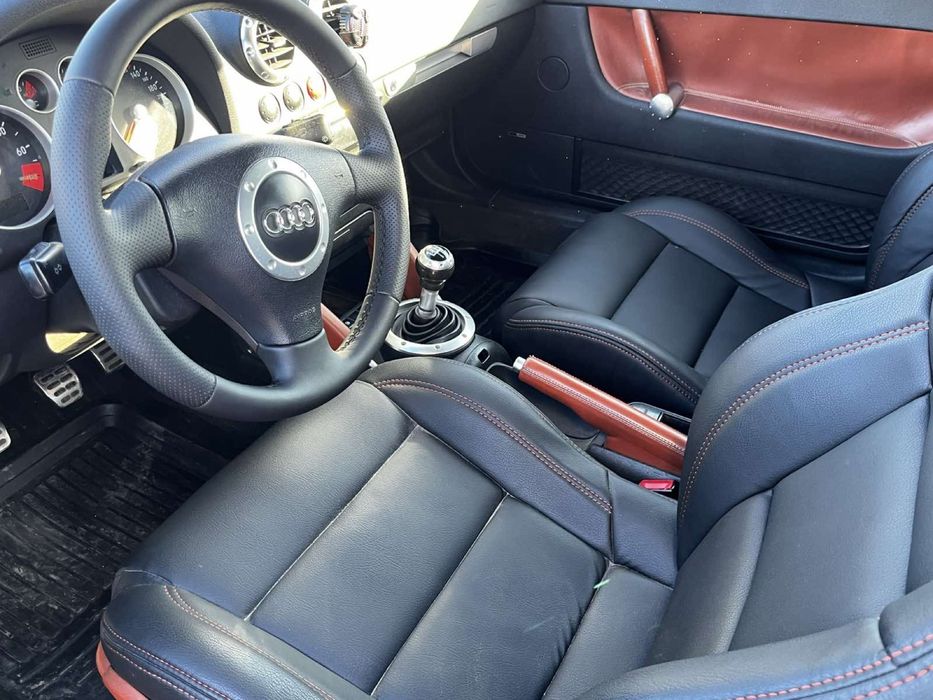 Audi tt автомобіль