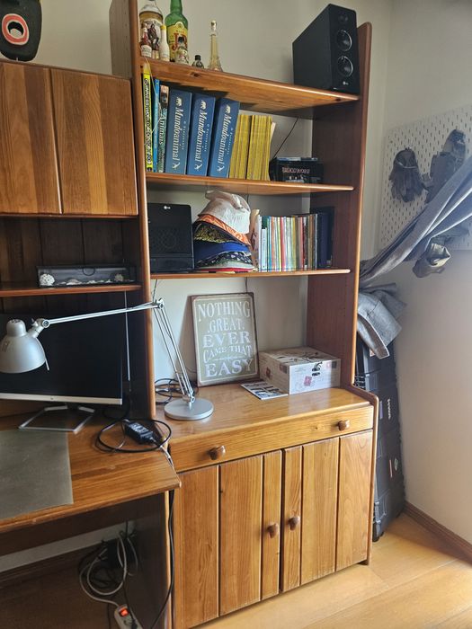 Mobília quarto madeira pinho (Marca Cerne) - Cama, estante, cómoda e secretária