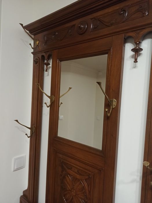 Móvel bengaleiro de entrada. Vários cabides. Vintage. Recuperado.