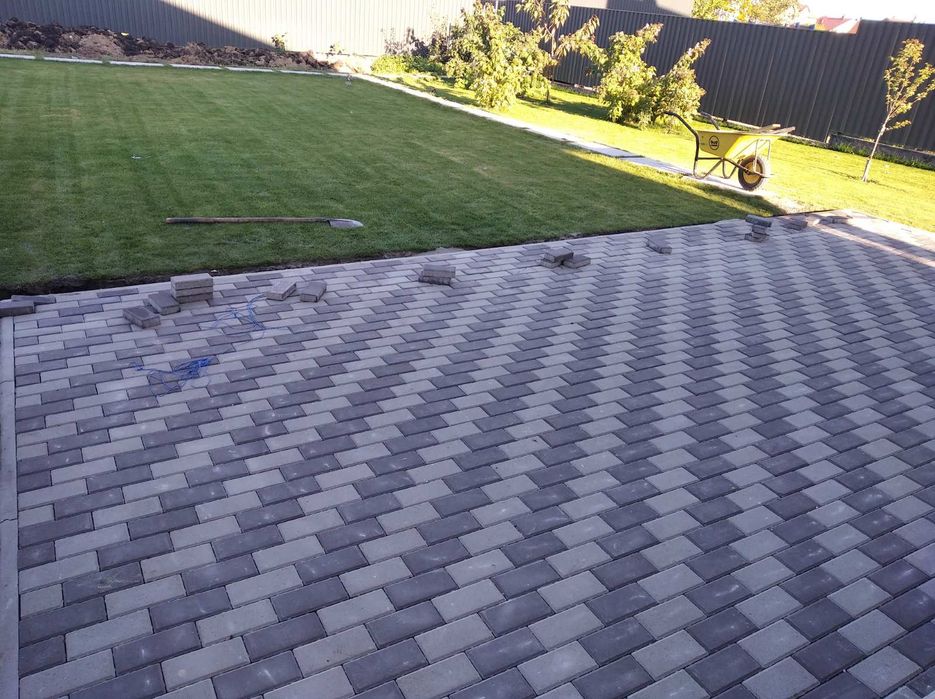 Укладка тротуарной плитки, гранитной брусчатки . - Cтроительные услуги ...