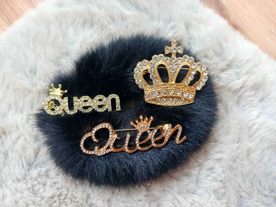 Zestaw broszek queen super look