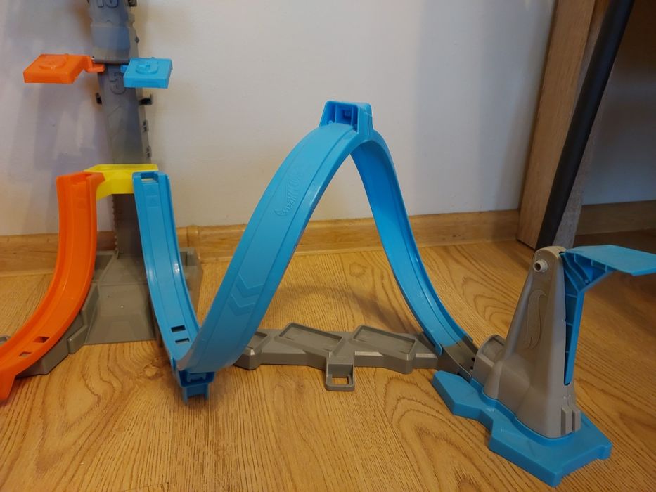 Hot Wheels Mega Wieża Pętla Tory