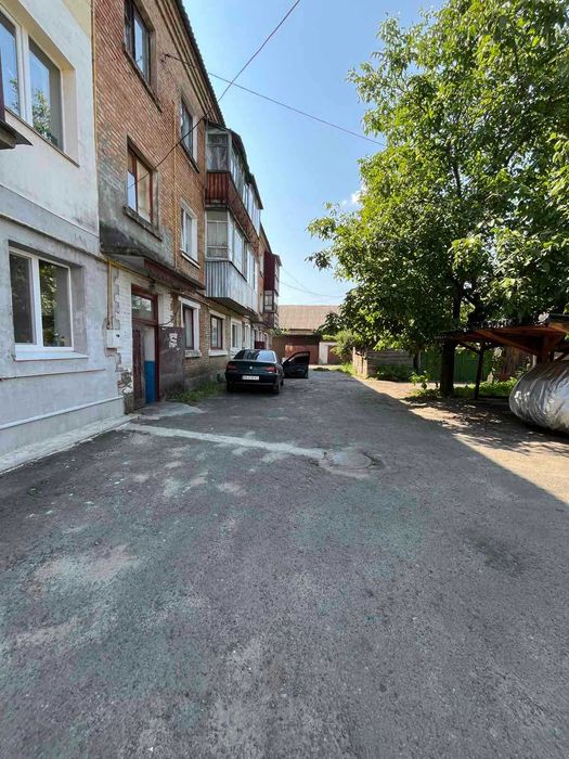 43878 Терміновий продаж 1к в  центр Летичів