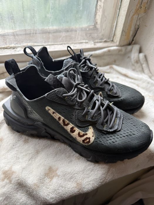 Nike React Vision (leopard swoosh) 41 (26.5)