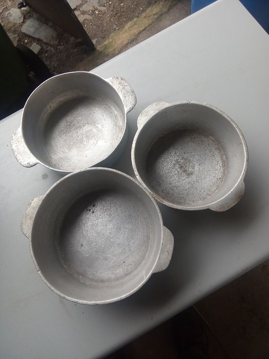 Três frigideiras para gambas á lá guilho ou bitoque