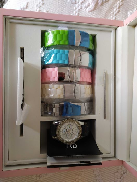 Relógio One com acessórios