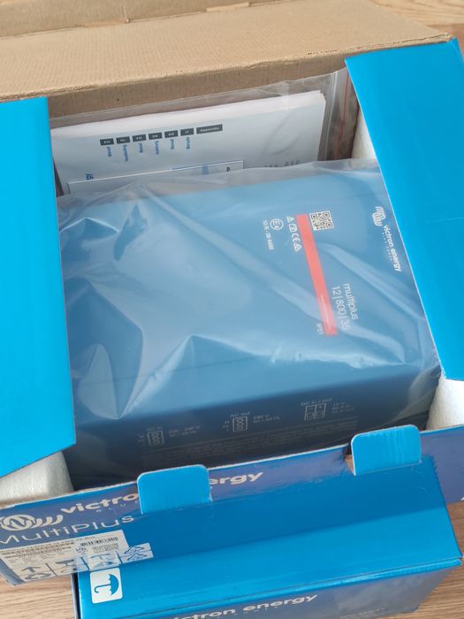Інвертор victron multiplus 12/800/35