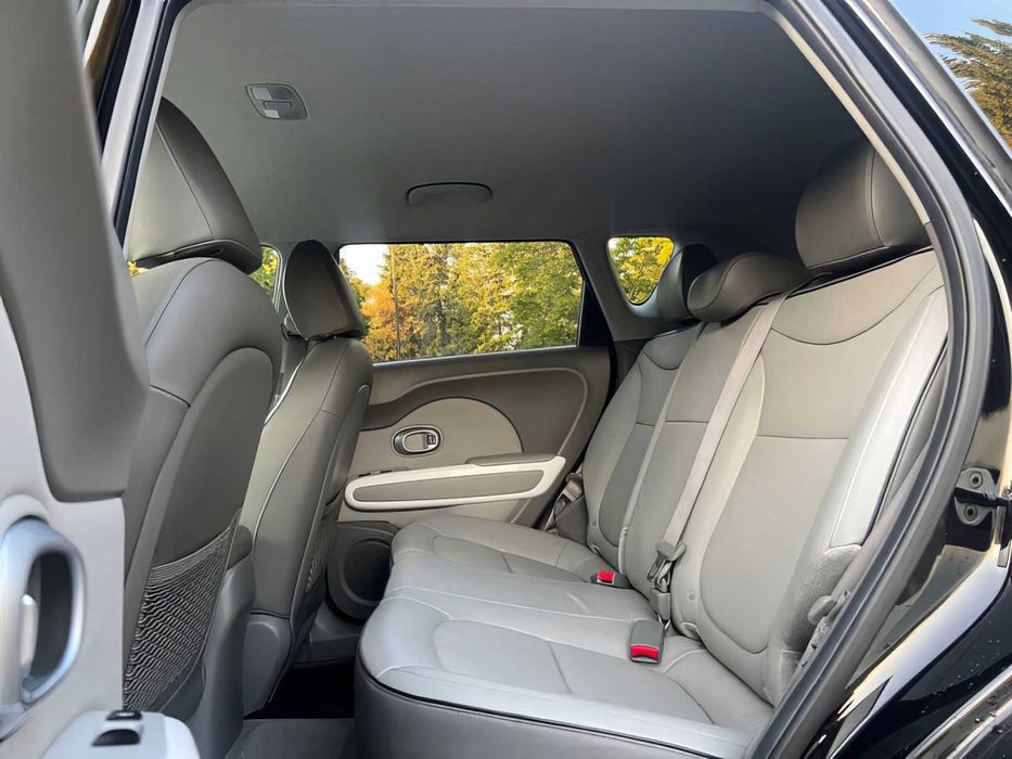 Kia Soul EV +      2015