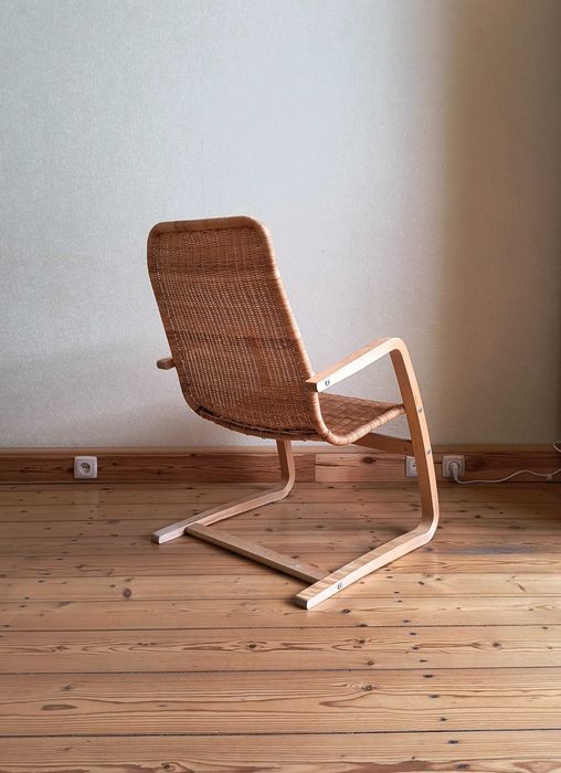 Fotel drewniany z rattanowym siedziskiem ÖLAND, IKEA