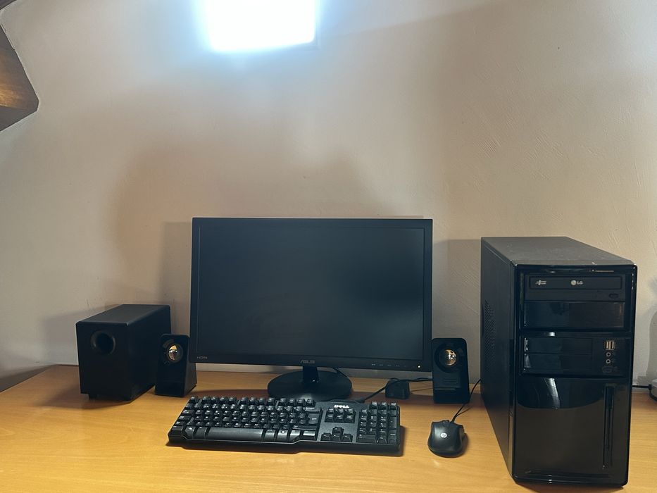 Vendo PC + Monitor + Sistema Som + Rato + Teclado