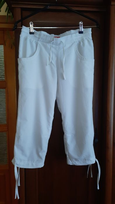 Białe cieńkie spodenki Puma# rybaczki
