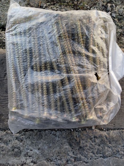 Планшет БРАВИС бу,шурупи