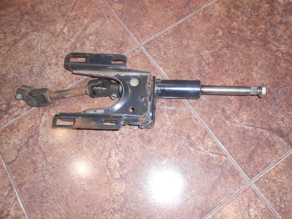 Вал кардан  рульового керма  ваз 2104  2105 2107