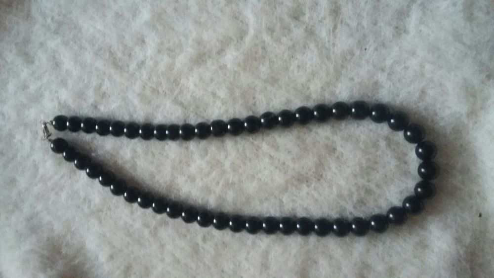 Nowe perły szklane w kolorze czarnym