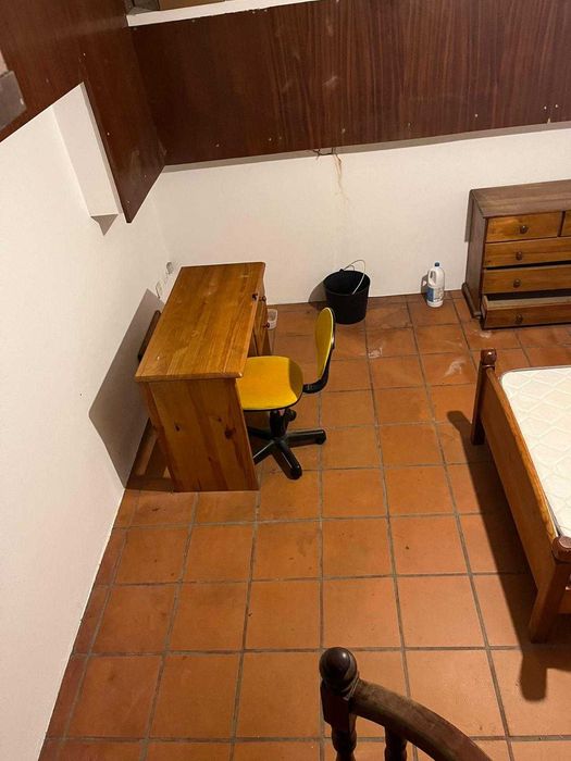 Quarto individual individual, em T4, com contrato, em frente à UA