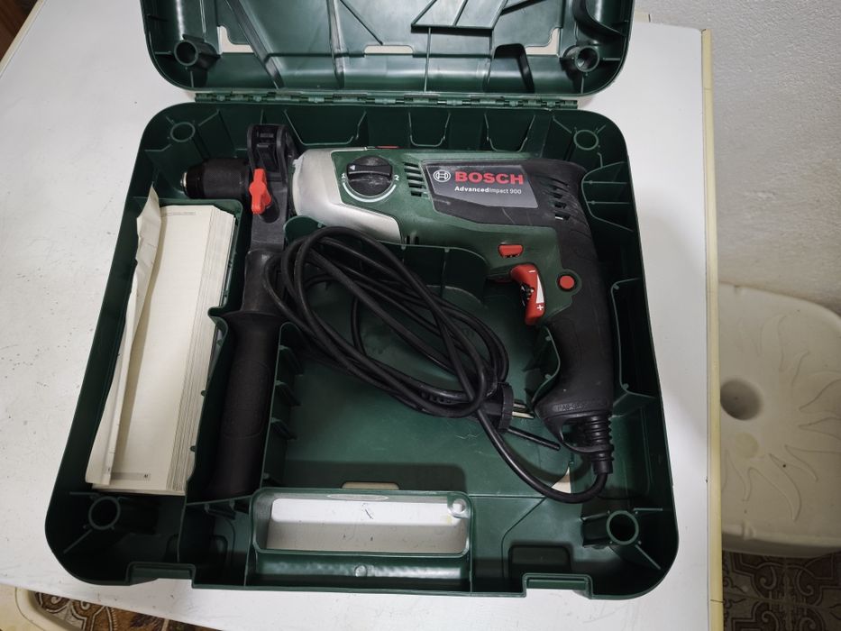 Berbequim com martelo Bosch Advancedimpact 900 (Como novo)