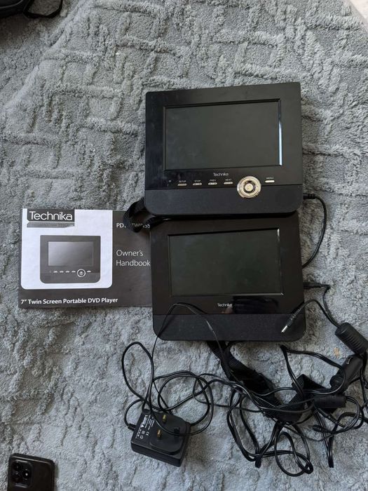 Портативний DVD-плеєр Technika PDVDTWINSS10 з двома екранами 7