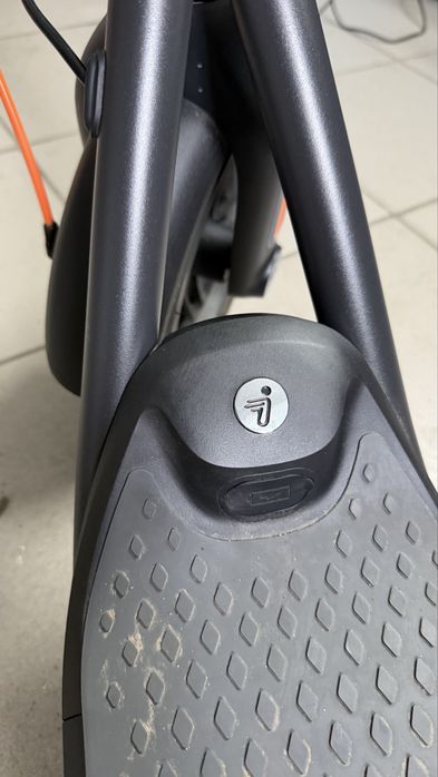 SEGWAY Ninebot KickScooter F2 Plus 55km 400W 10" Czarny