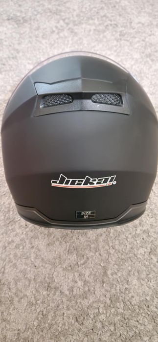 Capacete novo com etiqueta