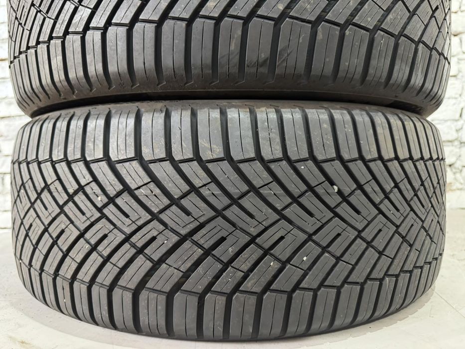 Майже нові всесезонні шини CONTINENTAL 235/45 R19