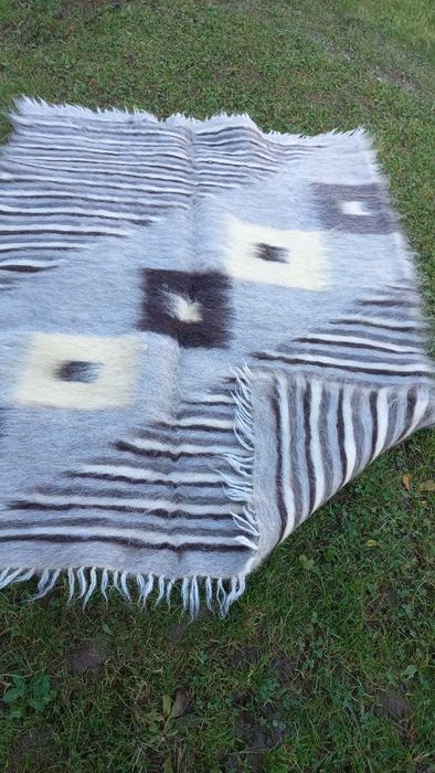 Ліжник з овечої шерсті