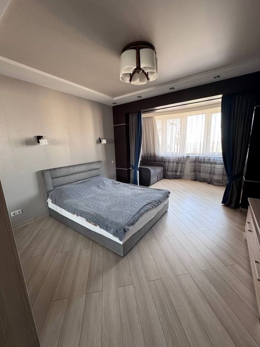 Иванова 20, г. Южный  сдам посуточно 1 ком. Квартиру