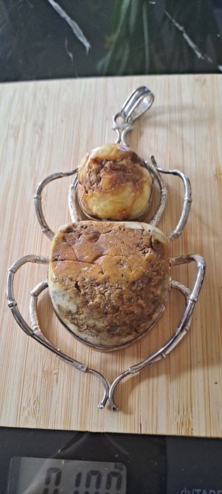 Zawieszka z bursztynem