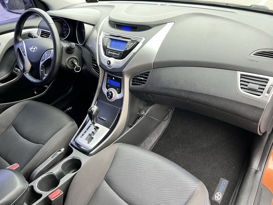 Hyundai Elantra 2012 рік 1.8 бенз/газ