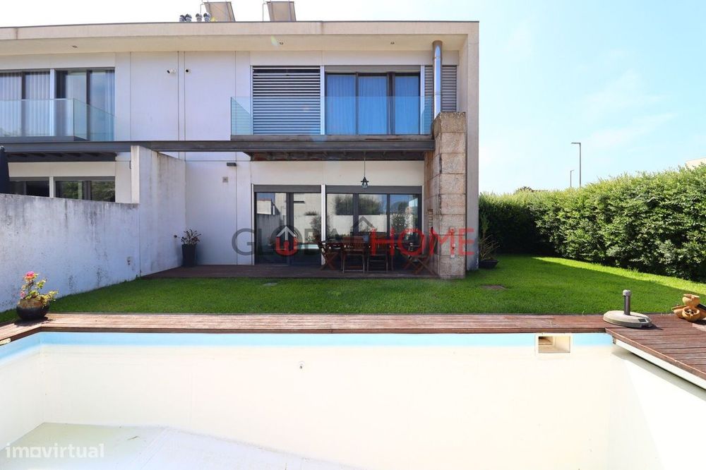 Moradia T4 com piscina em Esposende