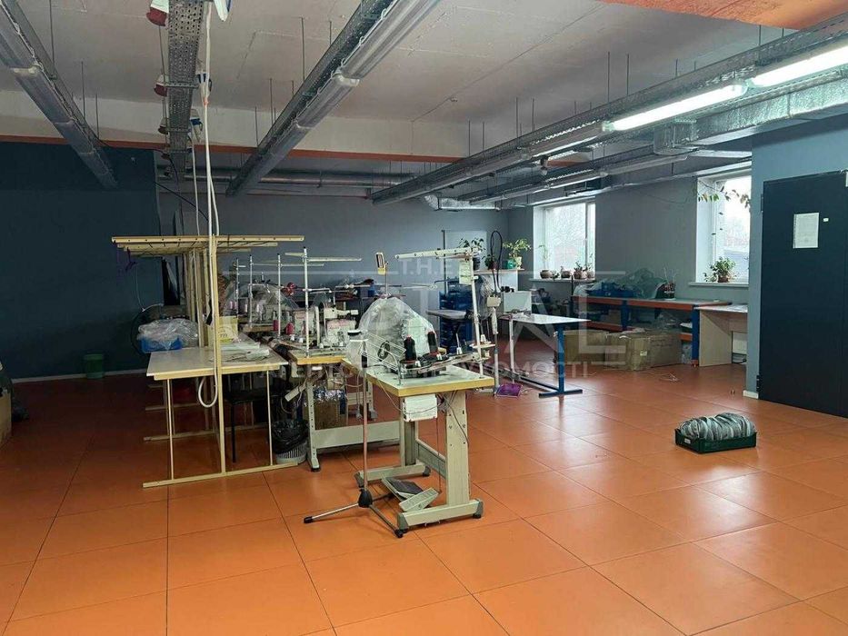 Продаж офісно-складського виробничого комплексу Стоянка Київська обл.