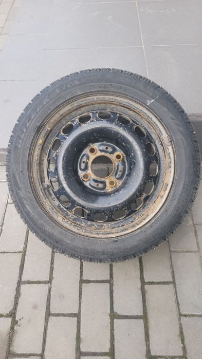 Продам зимнию резину Bridgestone Blizzak VRX 195/50R15 на дисках