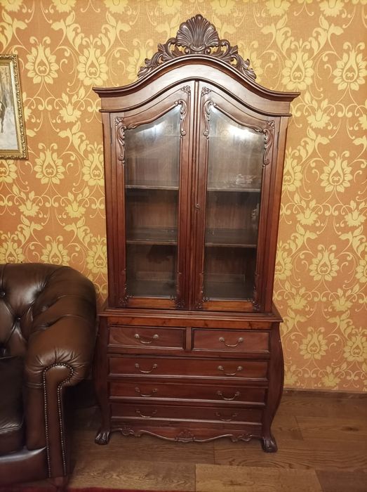 Piekny kredens mahoniowy