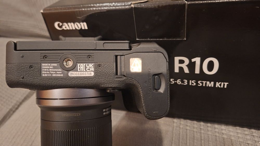 Canon R10 + lente RFs 18-150 +flash Canon  EL  10