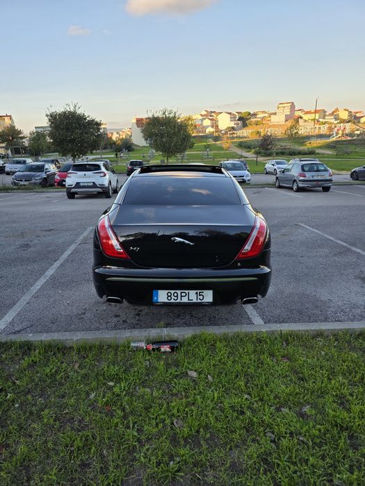 Jaguar XJ 3.0 D 275 cavalos ano 2010 posso aceitar trocas