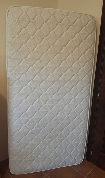 Mobília: Quarto Solteiro Simples e Funcional - Boa Oportunidade!
