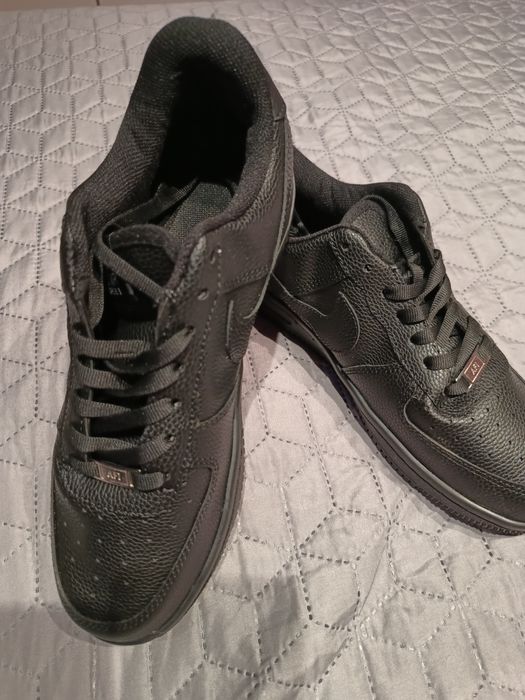 Sportowe czarne buty