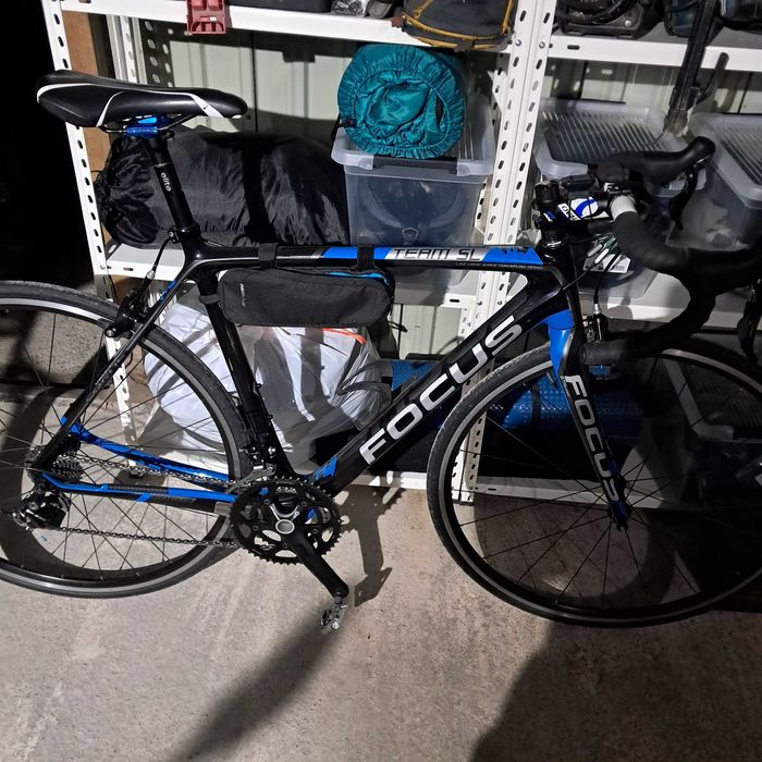 Bicicleta de estrada em carbono