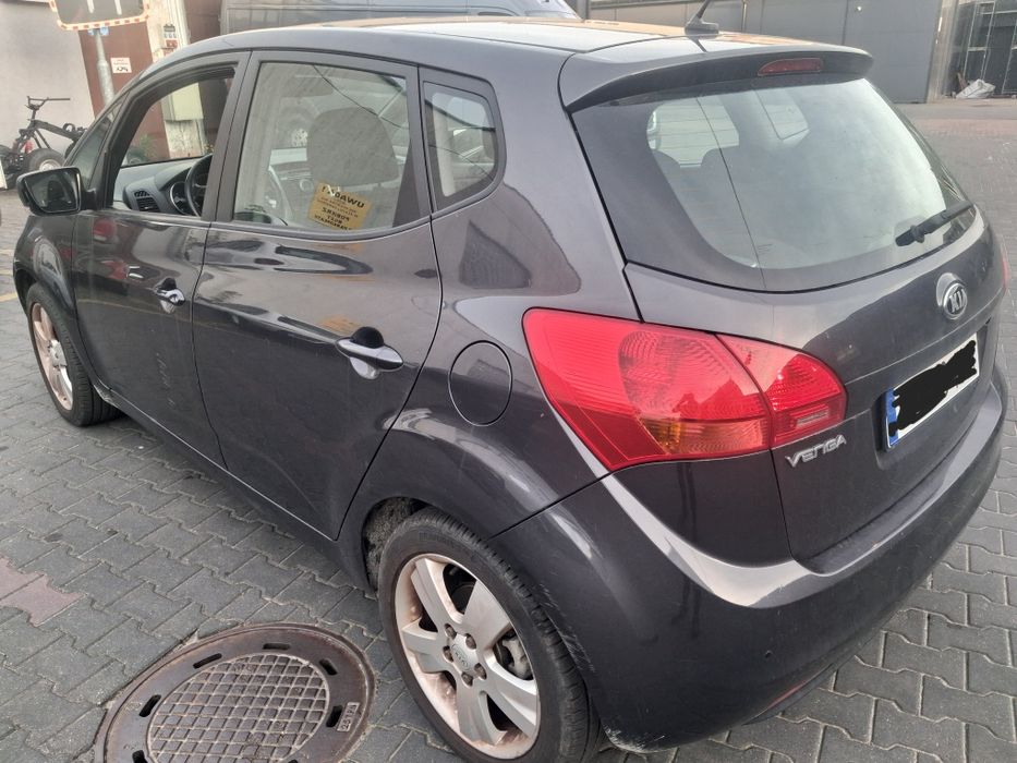 Kia Venga 1.6 benz. z gazem sprowadzony uszkodzony