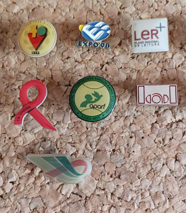 Diversos Pin's de diversos temas