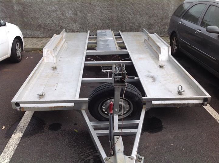Vendo atrelado transporte automóveis